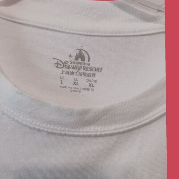 Shanghai Disney Resort T-Shirt With Skyline & Castle Design wht/blue/gold XLarge - Picture 14 of 15